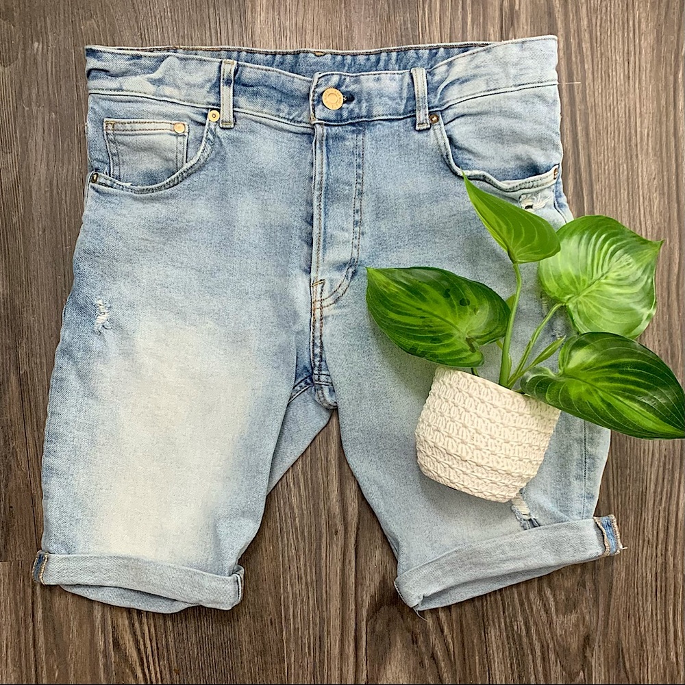 EUC &denim light wash slim fit high waisted bermuda shorts, size 32